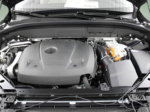 New 2025 Volvo XC60 T8 Plus w/ Protection Package Premier image 14