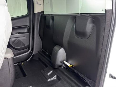 Used 2019 Chevrolet Colorado W/T RWD image 16