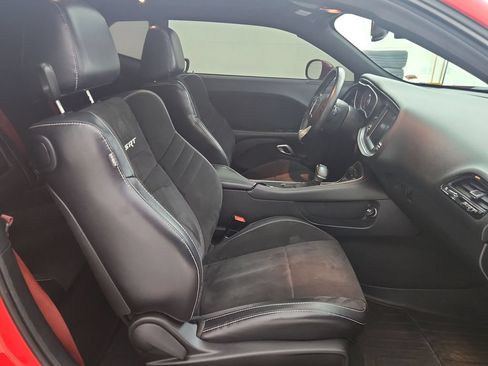 Used 2015 Dodge Challenger SRT RWD image 35