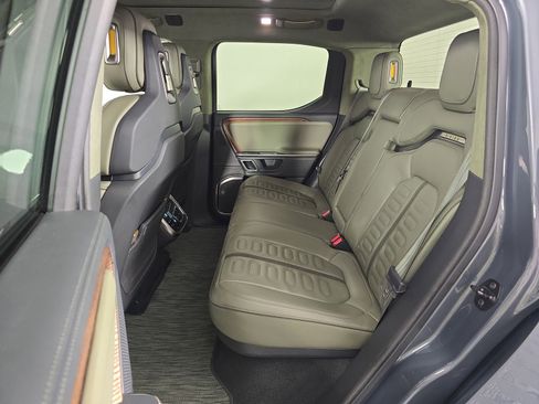 Used 2023 Rivian R1T Adventure image 21