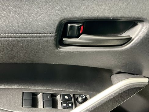 Used 2024 Toyota Corolla Cross LE image 16