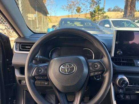 Used 2025 Toyota RAV4 XLE image 34