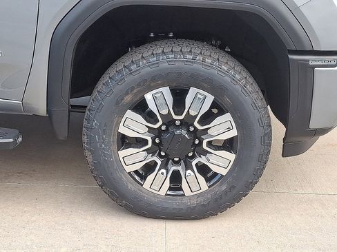 New 2026 GMC Sierra 2500 Denali w/ Denali Reserve Package image 8