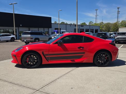 Used 2024 Toyota GR86 TRUENO Edition image 5