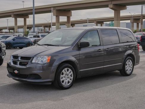 Used 2017 Dodge Grand Caravan SE w/ Power Window Group FWD image 14