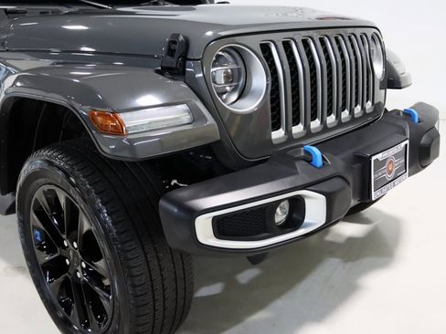 Used 2022 Jeep Wrangler Unlimited Sahara w/ Cold Weather Group image 32
