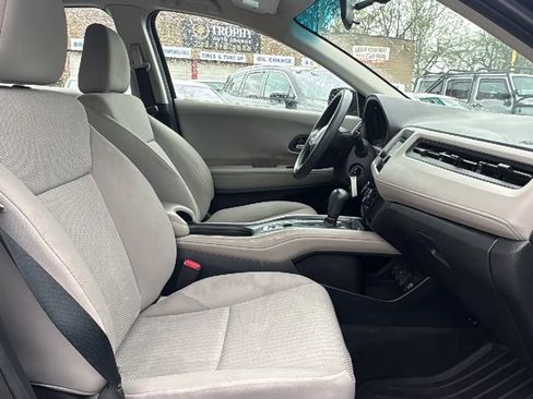 Used 2016 Honda HR-V LX image 22
