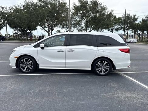 Certified 2024 Honda Odyssey Touring image 7