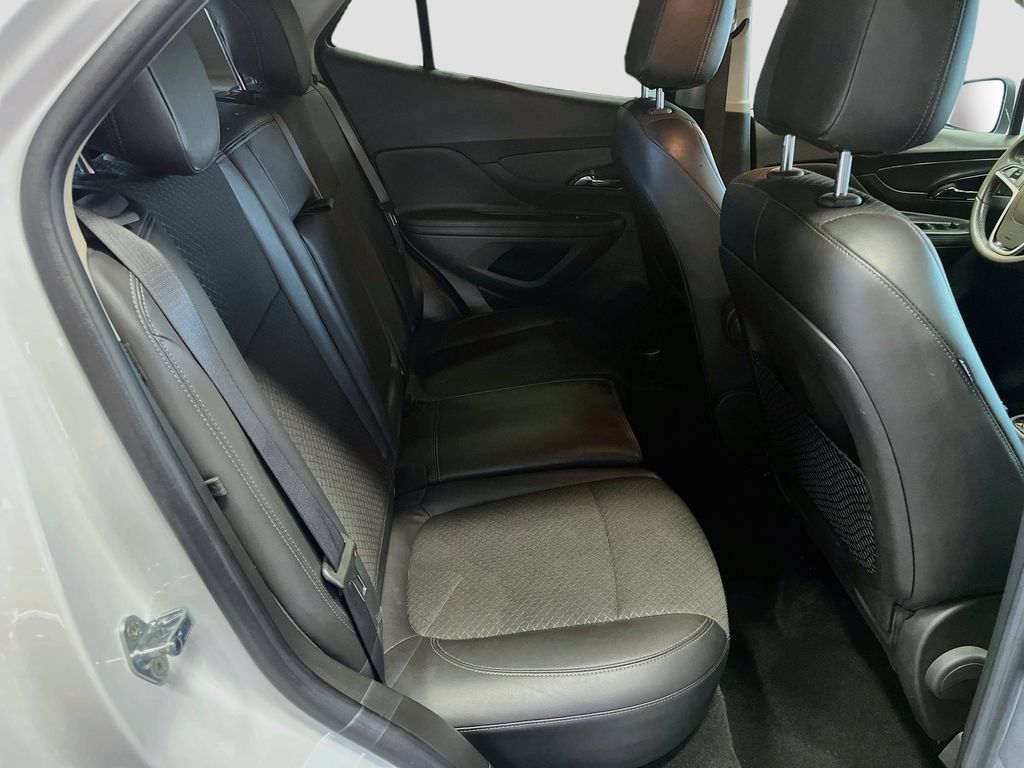Used 2020 Buick Encore Preferred AWD/4WD image 24