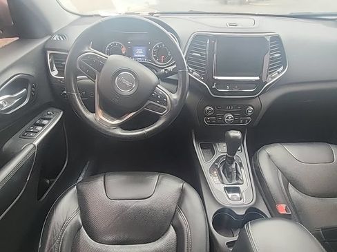 Used 2019 Jeep Cherokee Limited FWD image 6