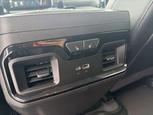 Used 2022 GMC Sierra 1500 AT4 w/ Technology Package image 19