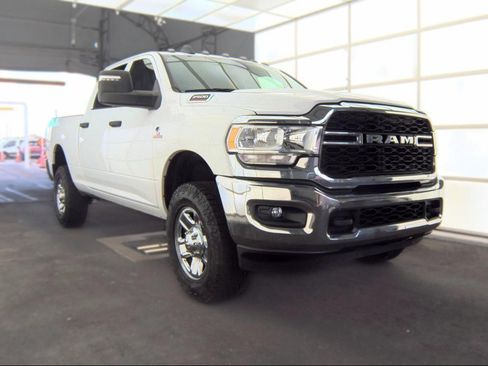 Used 2023 RAM 2500 Tradesman w/ Chrome Appearance Group AWD/4WD image 2