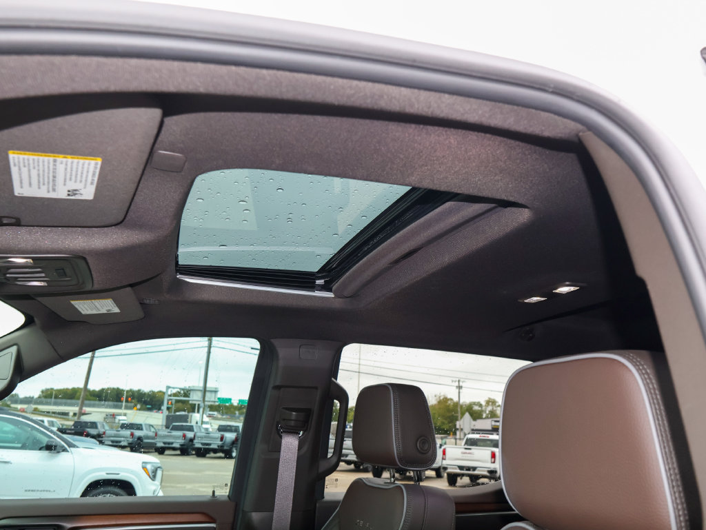 Used 2025 GMC Sierra 1500 Denali AWD/4WD image 8