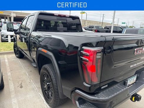 Used 2025 GMC Sierra 2500 AT4 w/ AT4 Premium Plus Package AWD/4WD image 5