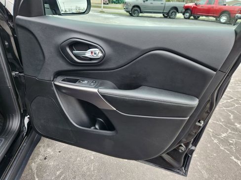 Used 2019 Jeep Cherokee Limited w/ Trailer Tow Group image 10