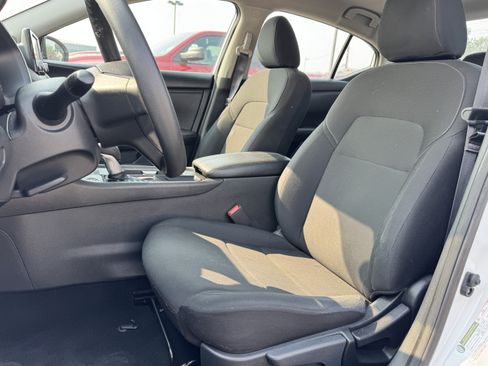 Used 2025 Nissan Sentra S FWD image 18
