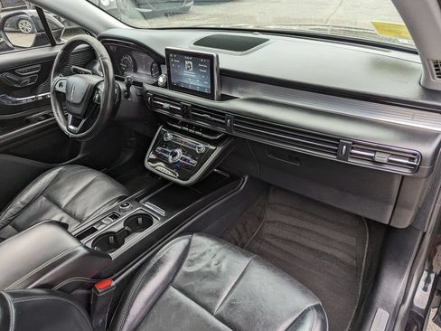 Used 2020 Lincoln Corsair AWD w/ Premium Package image 32