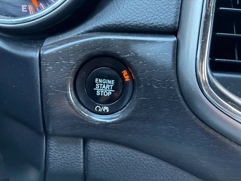 Used 2018 Jeep Grand Cherokee Altitude AWD/4WD image 29
