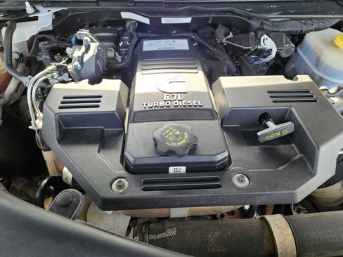 Used 2023 RAM 2500 Laramie AWD/4WD image 32