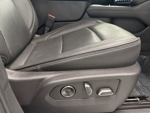 Used 2025 GMC Yukon Denali image 32