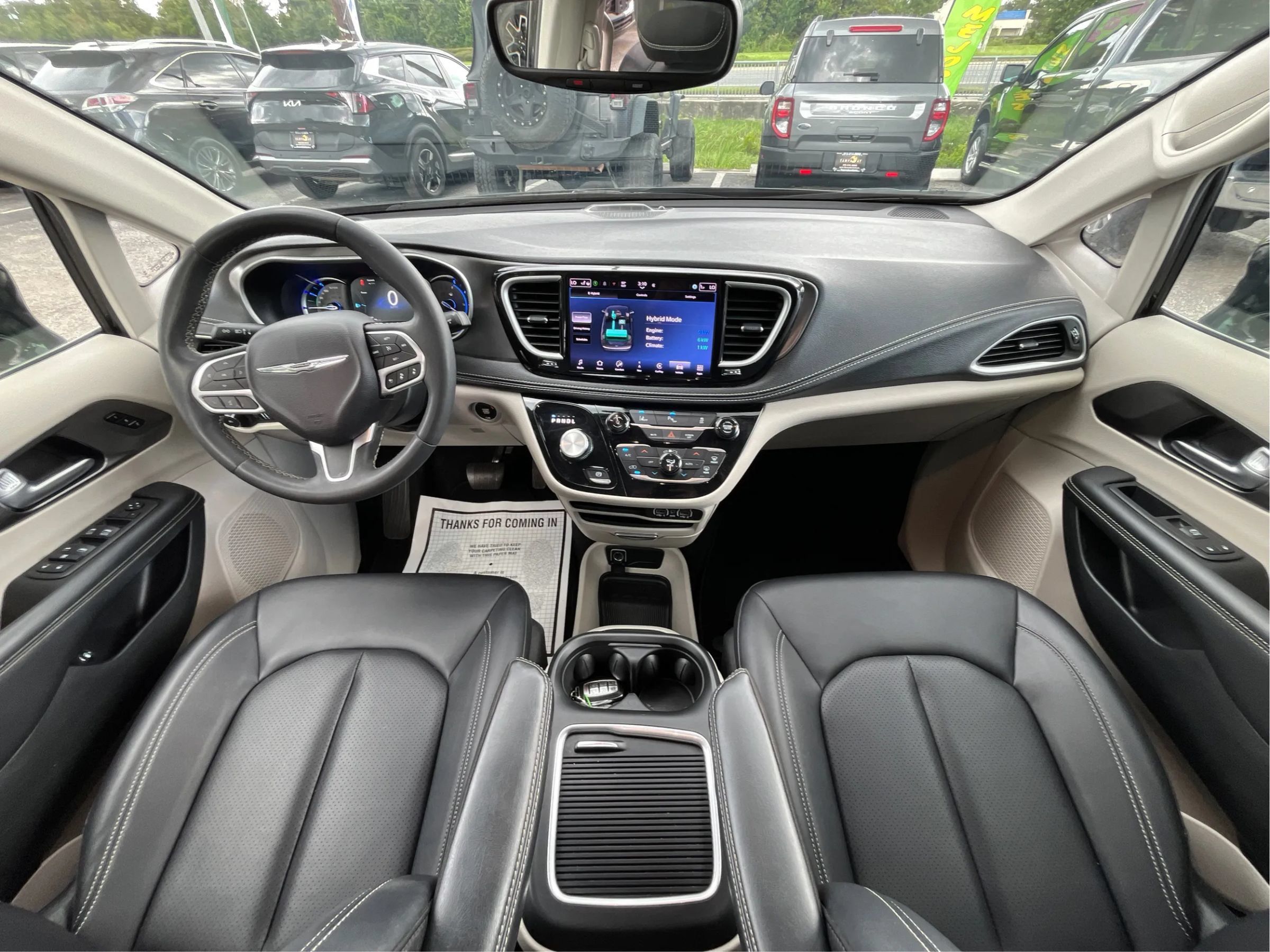 Used 2024 Chrysler Pacifica Limited FWD image 27