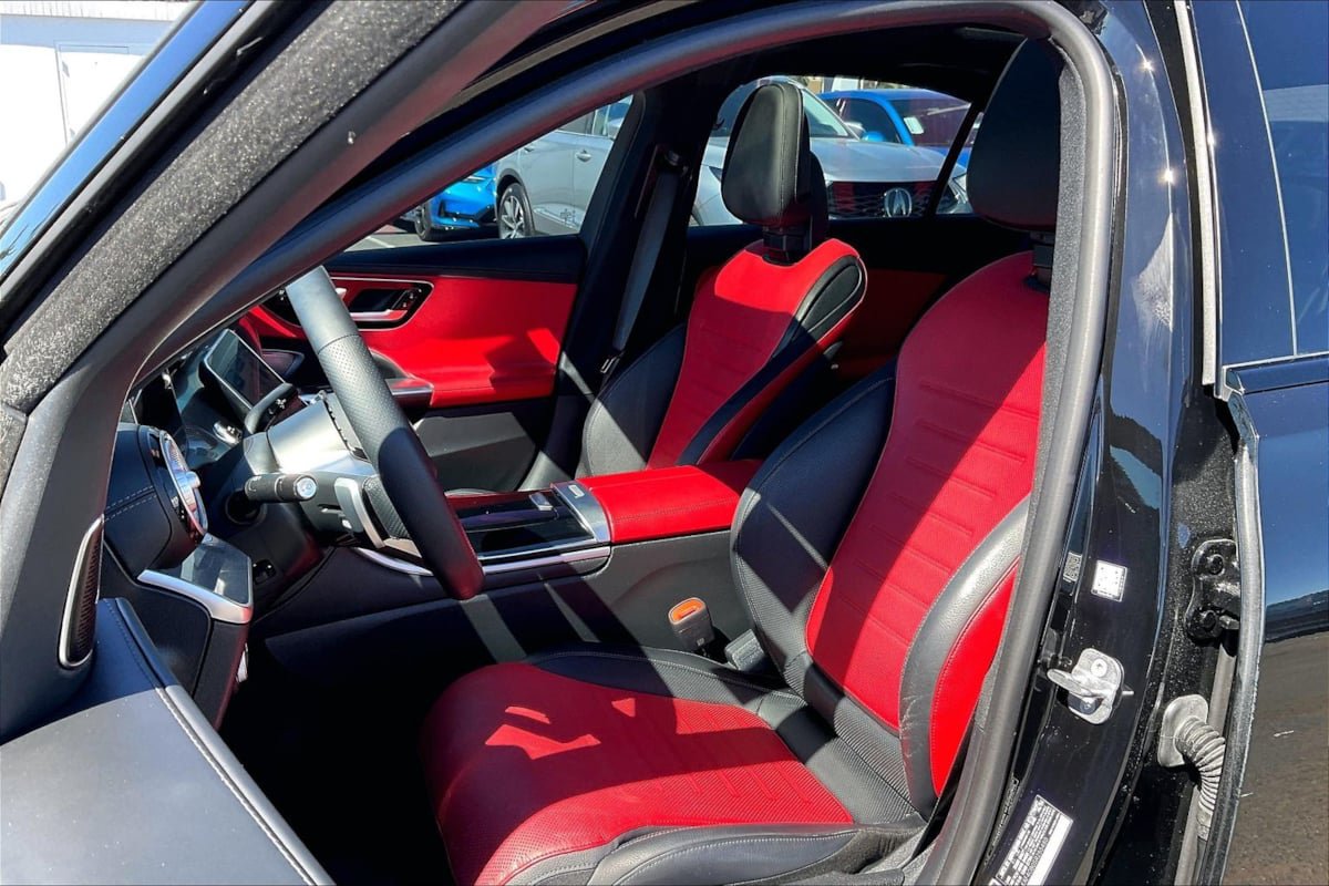 Used 2025 Mercedes-Benz C 300 Sedan image 22
