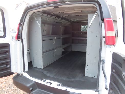 Used 2015 Chevrolet Express 2500 image 14