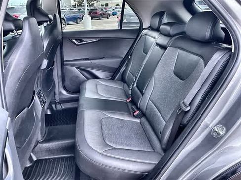 Used 2023 Kia Niro SX image 21