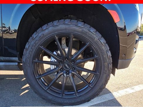 Used 2023 GMC Yukon Denali w/ Denali Reserve Package image 5