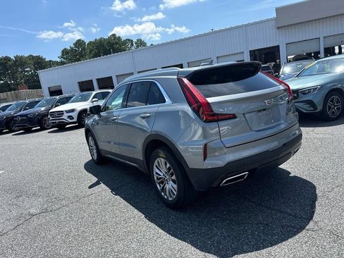 Used 2024 Cadillac XT4 Premium Luxury FWD image 5