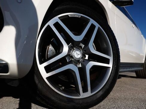 Used 2017 Mercedes-Benz GLS 550 4MATIC image 39