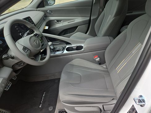 New 2026 Hyundai Elantra SEL Sport FWD image 4