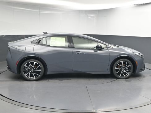 New 2026 Toyota Prius Plug-In Hybrid image 9