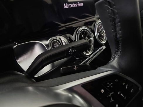 New 2025 Mercedes-Benz GLB 250 4MATIC image 16