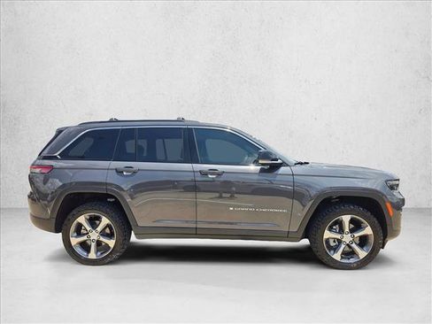 Used 2025 Jeep Grand Cherokee Limited RWD image 4