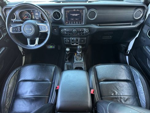 Used 2018 Jeep Wrangler Unlimited Sahara AWD/4WD image 12