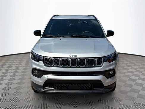 Used 2025 Jeep Compass Latitude w/ Sun & Sound Group image 2