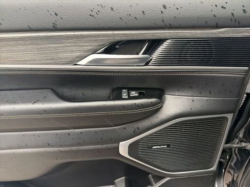 Used 2024 Jeep Wagoneer Series II w/ Flexible Seating Group image 23