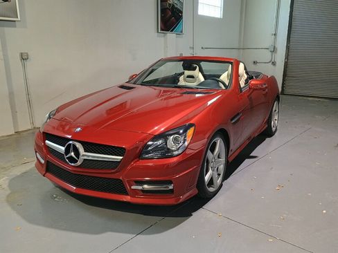 Used 2016 Mercedes-Benz SLK 300 w/ Premium 1 Package image 2