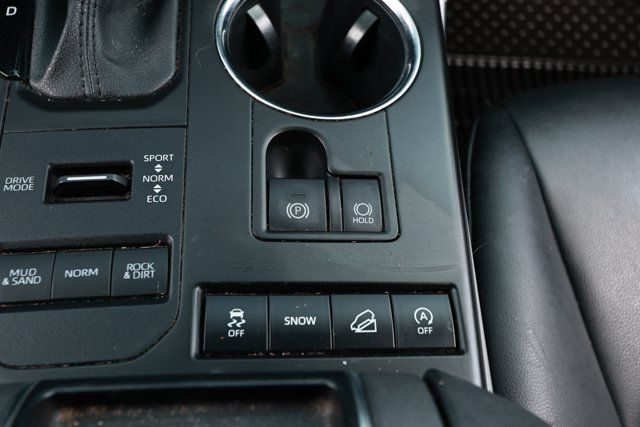 Used 2020 Toyota Highlander XLE AWD/4WD image 20