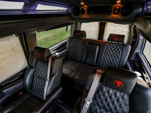 Used 2023 Chevrolet Express 2500 image 81