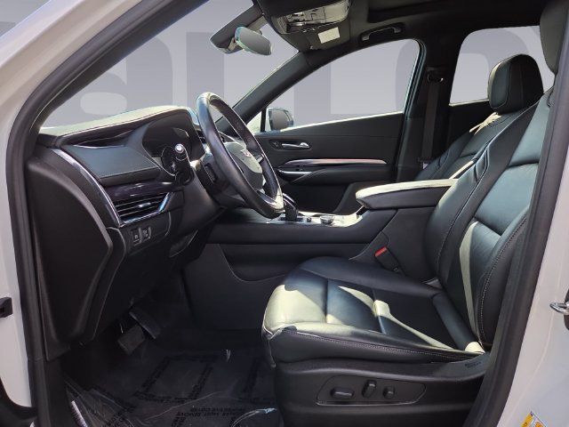 Certified 2023 Cadillac XT4 Luxury w/ Cold Weather Package AWD/4WD image 10