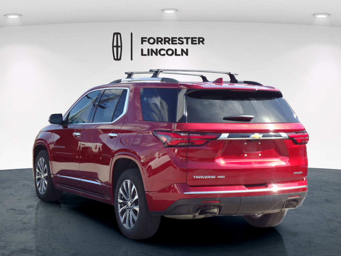 Used 2022 Chevrolet Traverse Premier w/ LPO, 'HIT The Road' Package AWD/4WD image 5