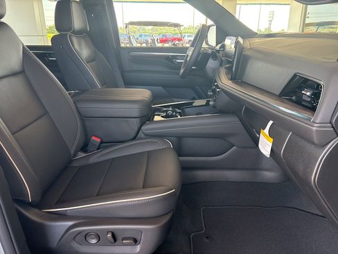 New 2026 Chevrolet Suburban Premier w/ Sun And Tow Package image 13