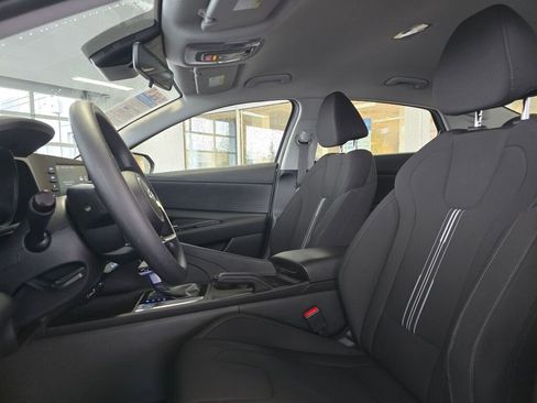 Used 2023 Hyundai Elantra SEL w/ Cargo Package image 20