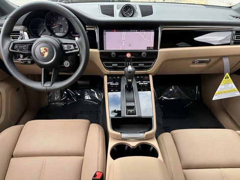 Certified 2026 Porsche Macan image 13