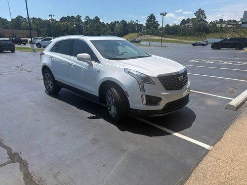 Used 2025 Cadillac XT5 Premium Luxury FWD image 3