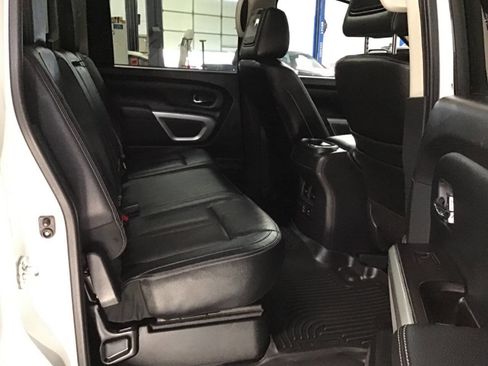 Used 2020 Nissan Titan SL w/ Moonroof Package image 26