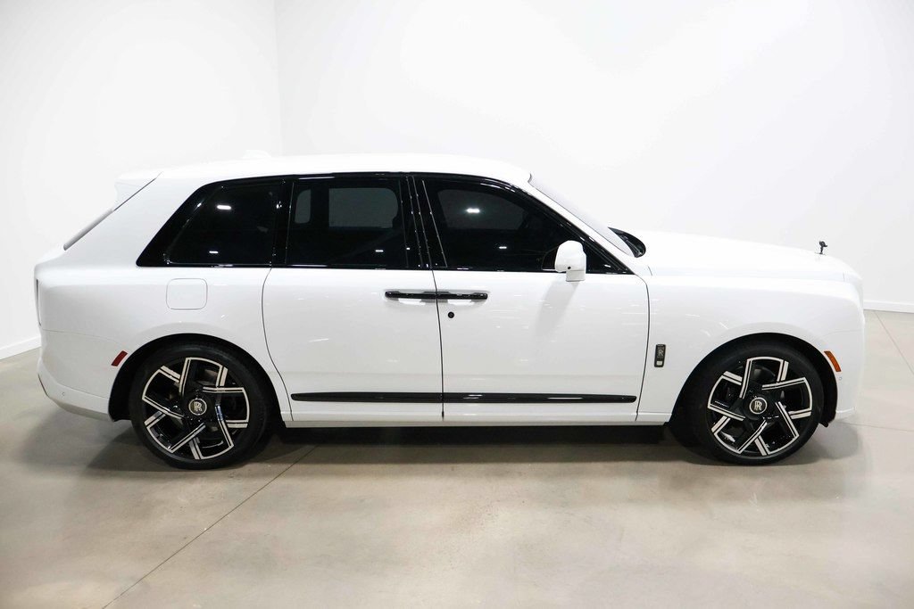 Used 2025 Rolls-Royce Cullinan Black Badge AWD/4WD image 95