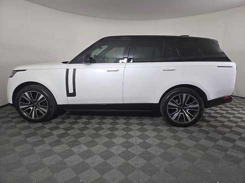 Used 2025 Land Rover Range Rover SE image 8